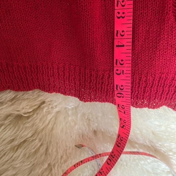 Red sweater with cut out collar and distressed runs size L - Picture 8 of 8